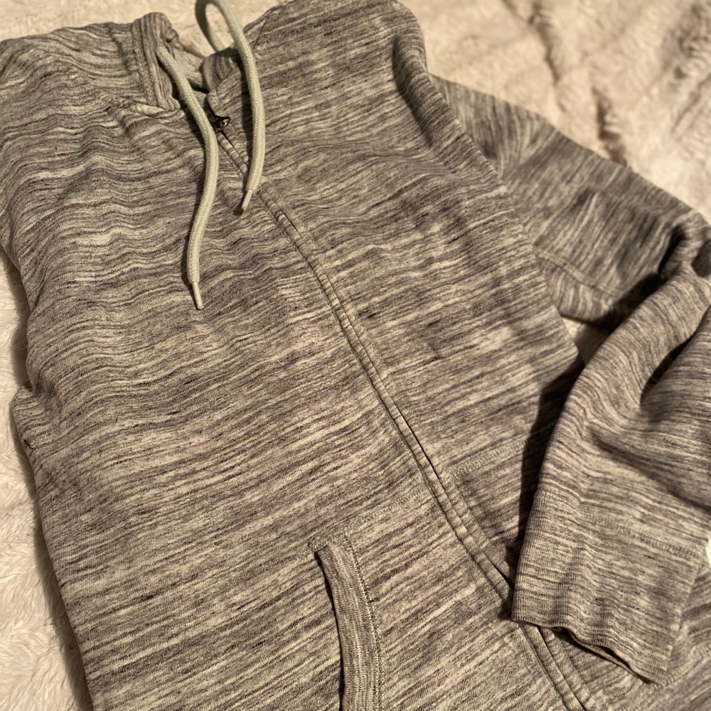 gray sweatshirt